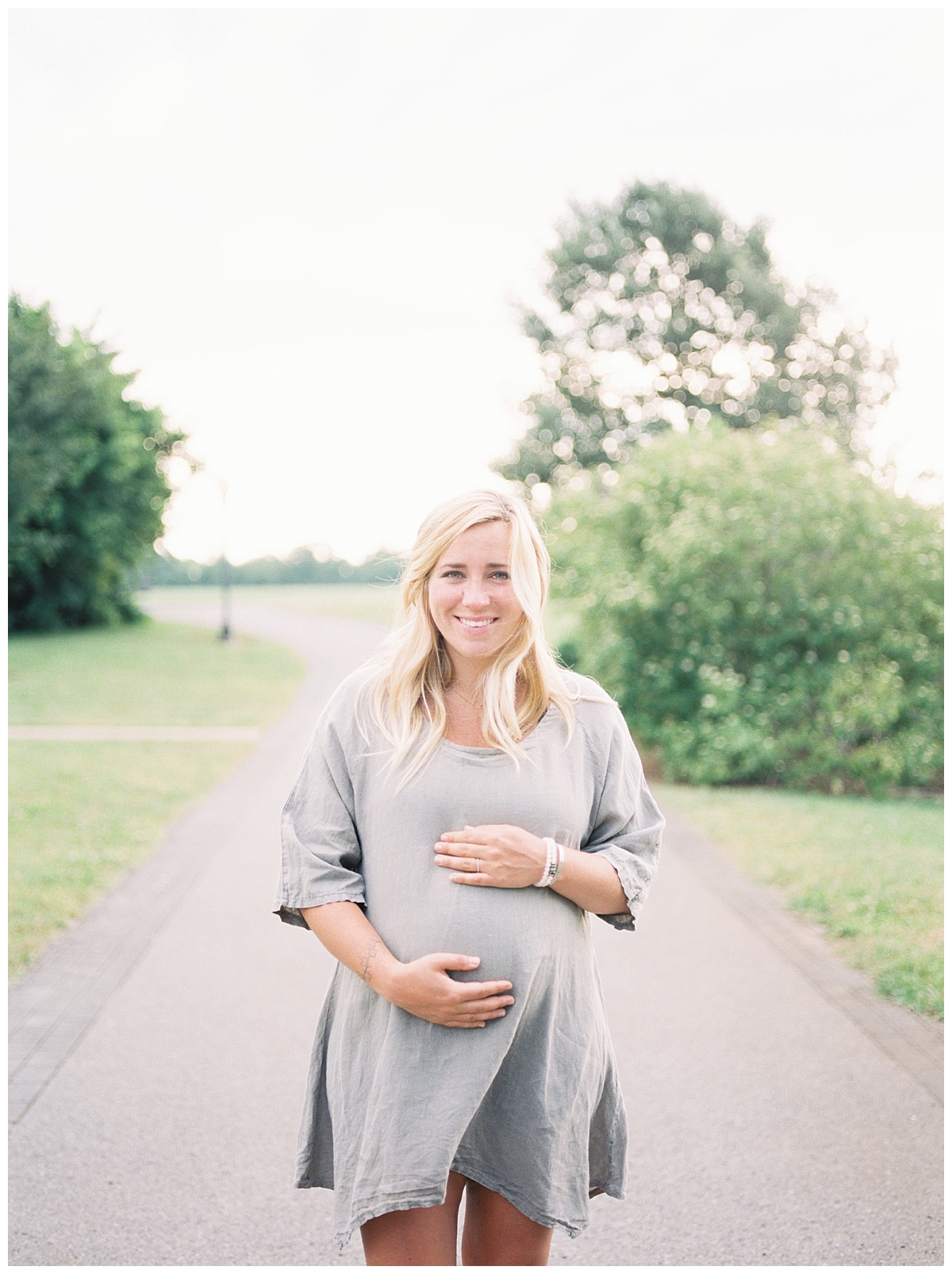 Outdoor Maternity Photo Session in Murfreesboro, TN by Grace Paul Photography.
