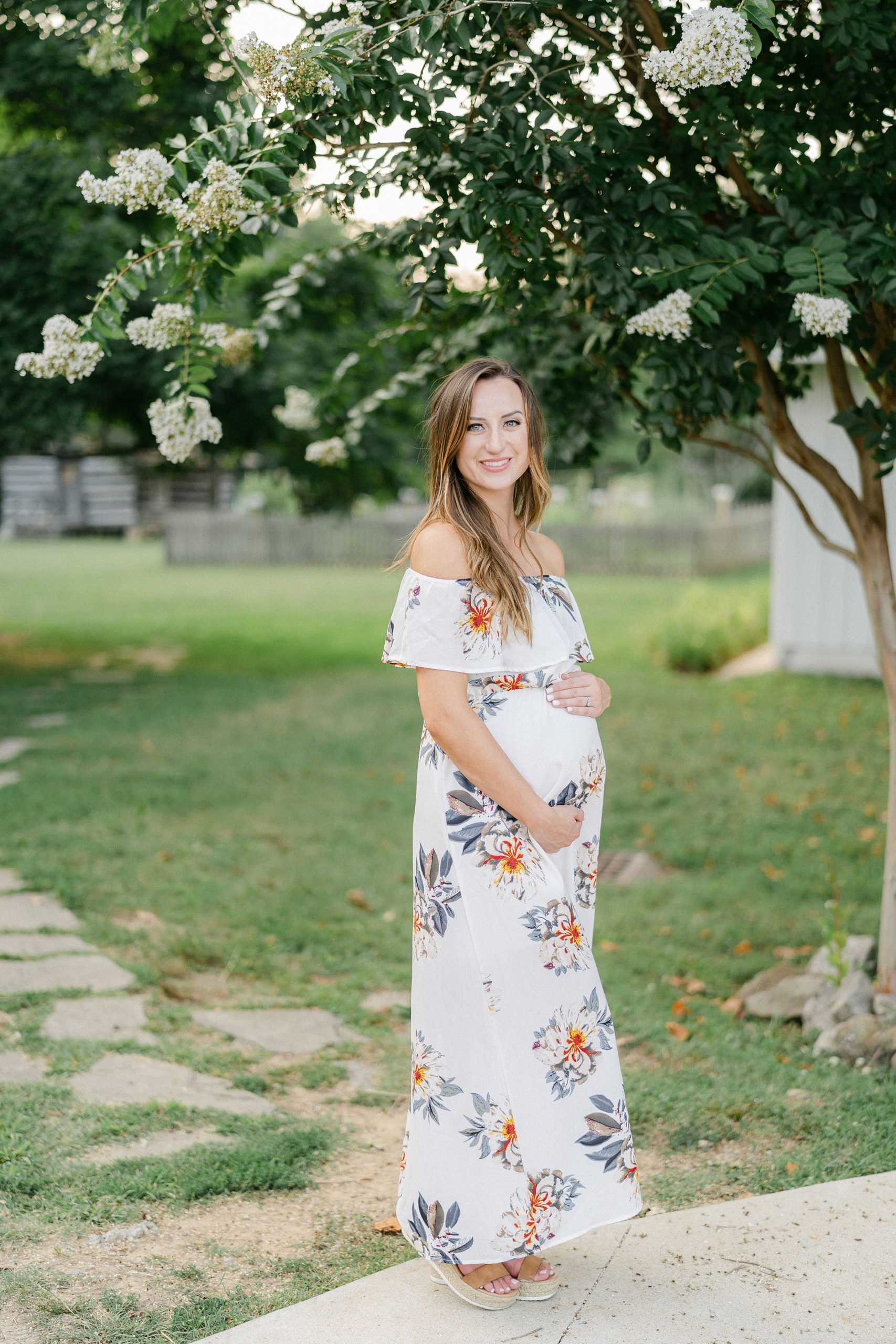 Nashville TN Maternity session at Ellington Agricultural Center by Grace Paul Photography